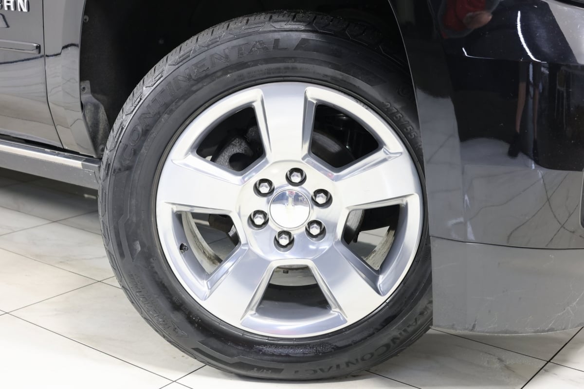 2019 Chevrolet Suburban Premier photo 12