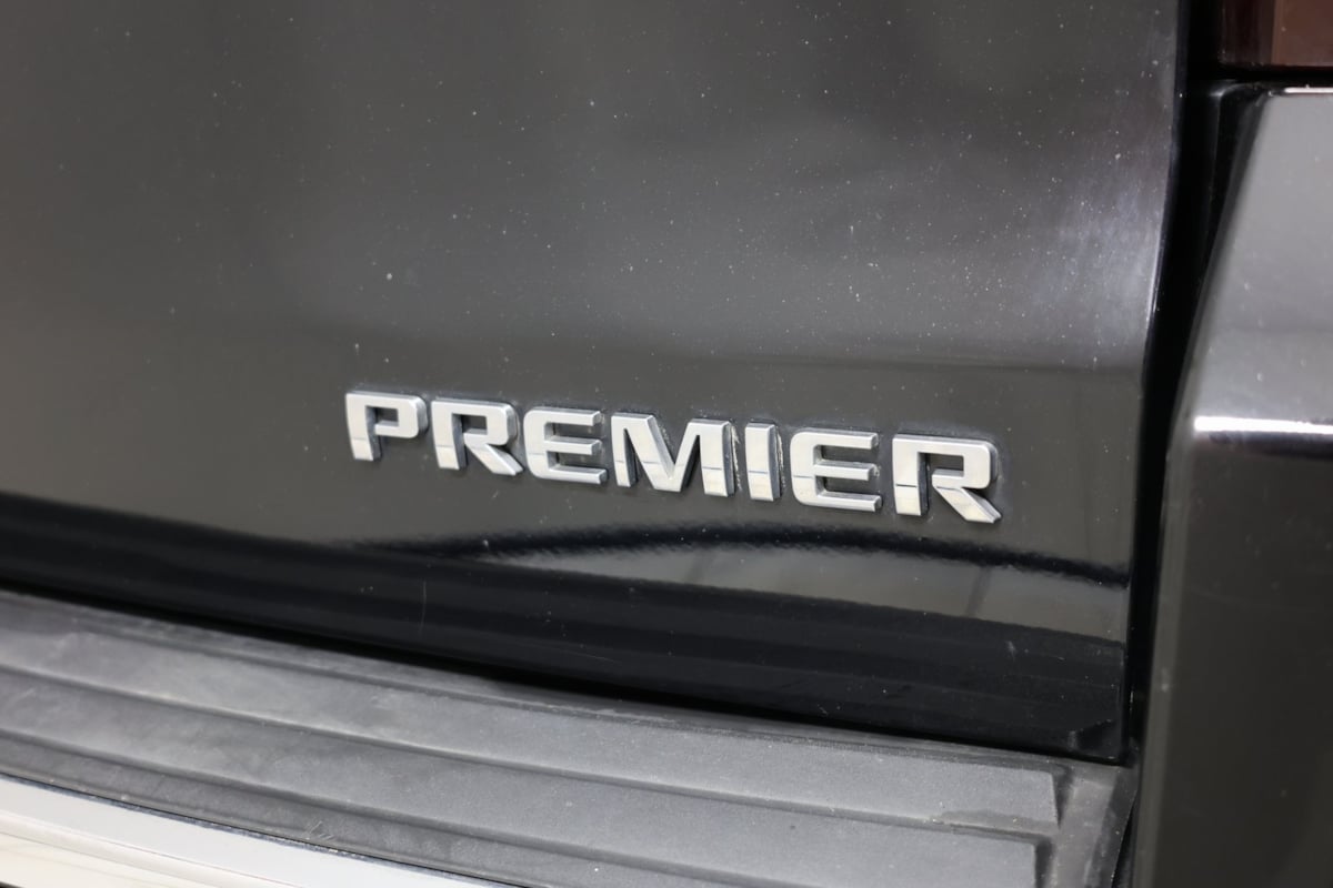 2019 Chevrolet Suburban Premier photo 13