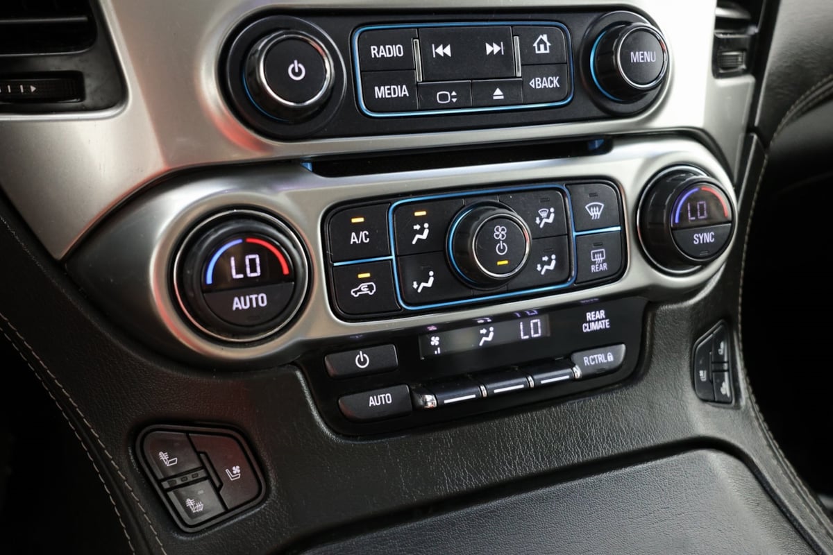 2019 Chevrolet Suburban Premier photo 27
