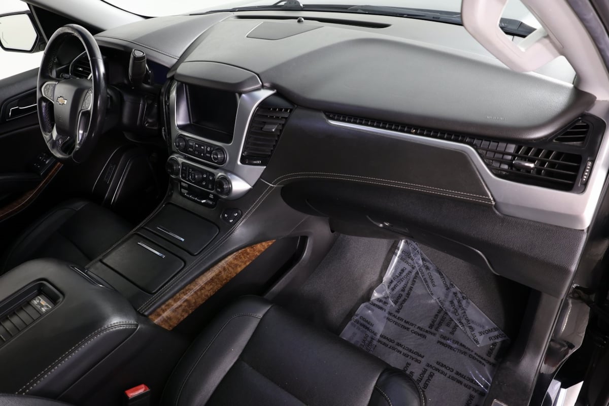 2019 Chevrolet Suburban Premier photo 36