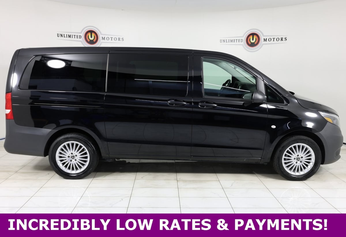 2023 Mercedes Benz Metris Passenger Van photo 2