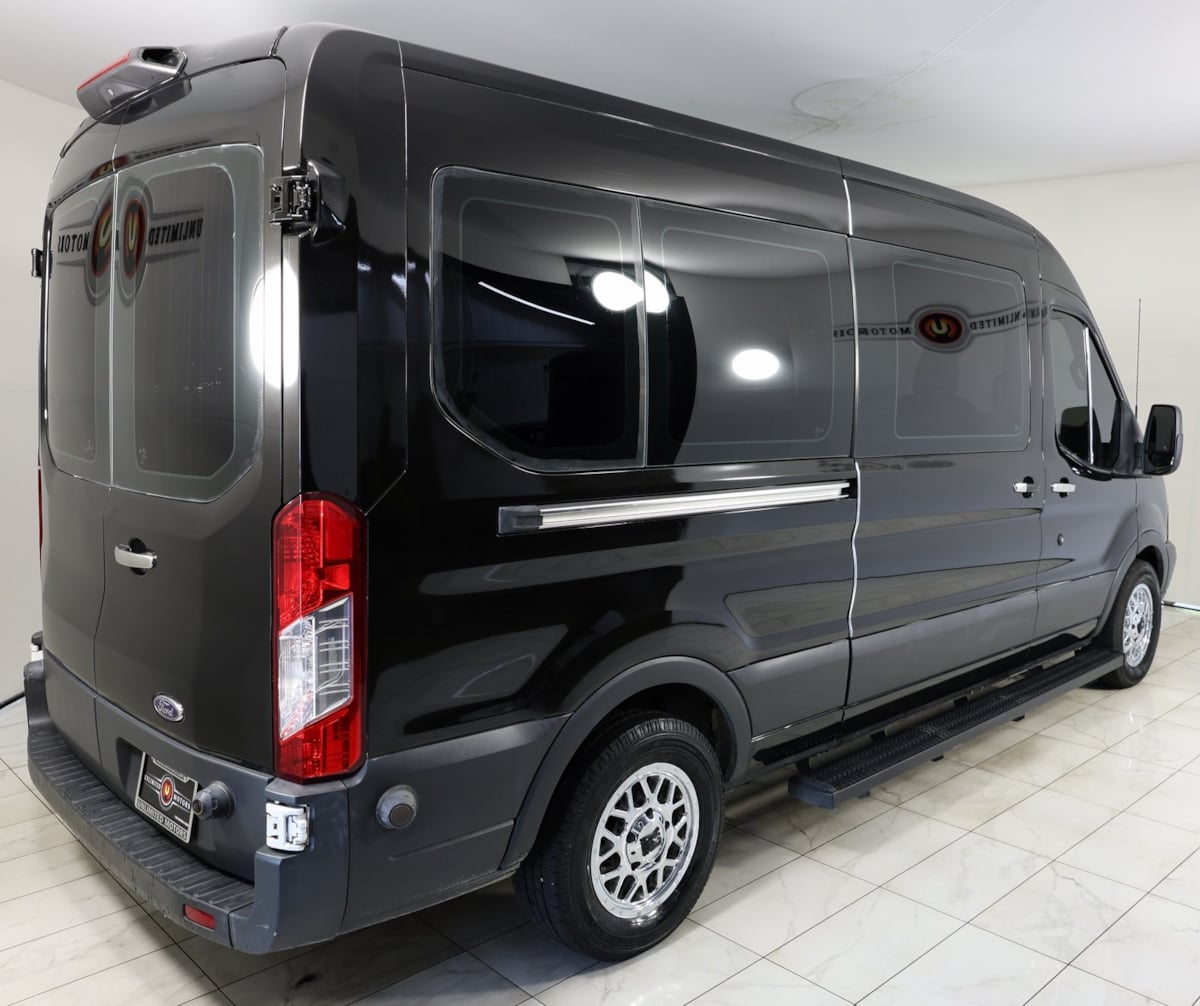 2018 Ford Transit Passenger XL photo 3