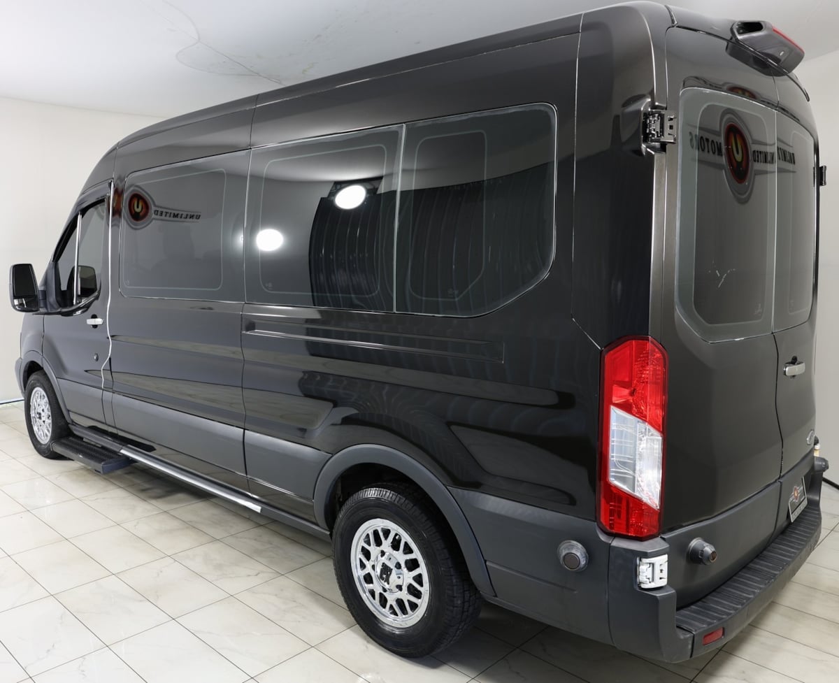 2018 Ford Transit Passenger XL photo 4