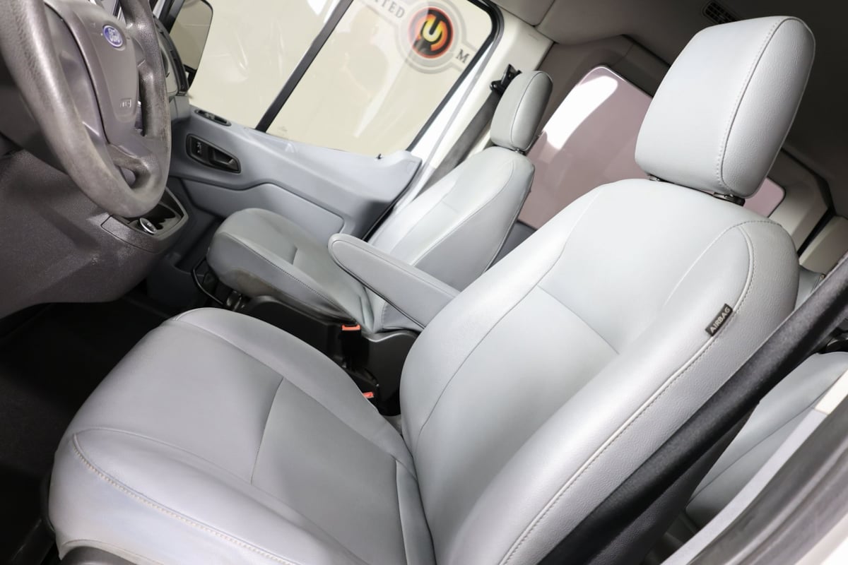 2018 Ford Transit Passenger XL photo 9