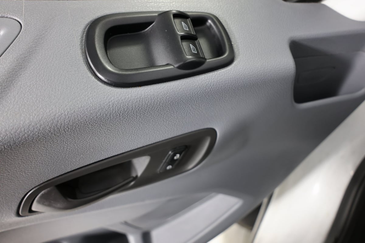 2018 Ford Transit Passenger XL photo 19