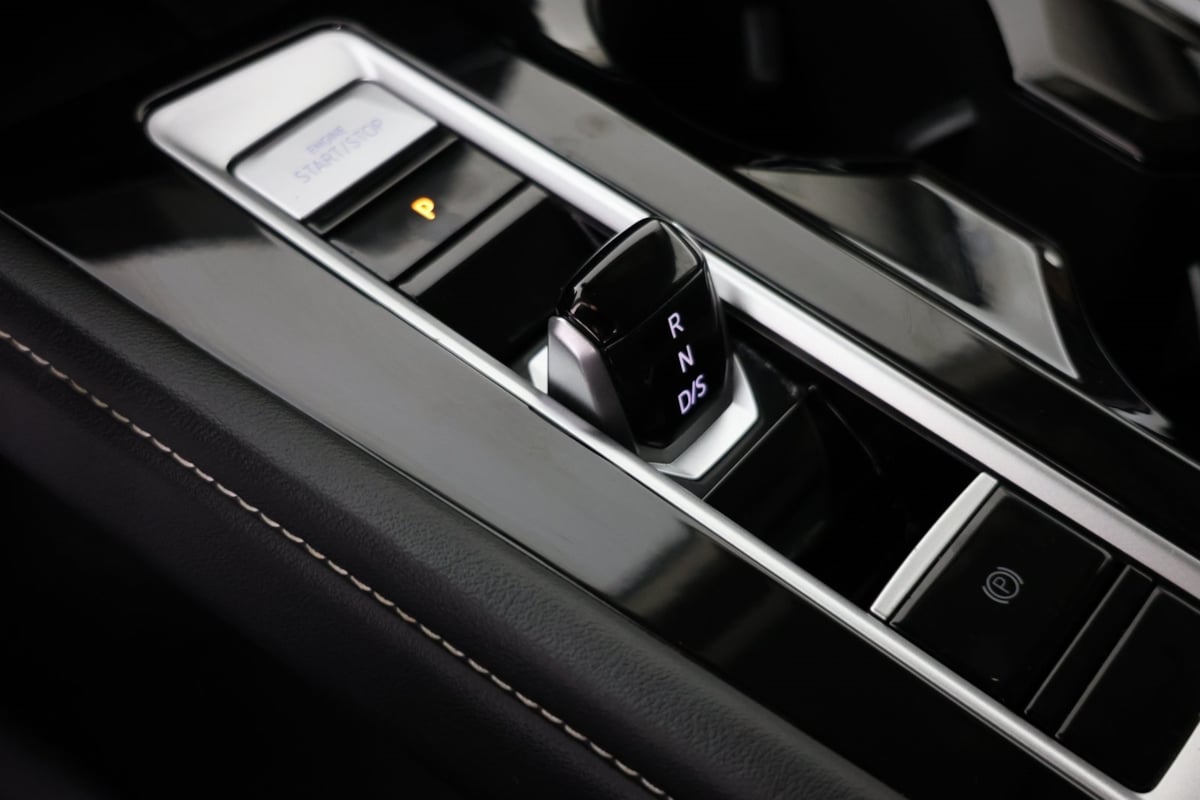 2024 Volkswagen Atlas SE Technology photo 3