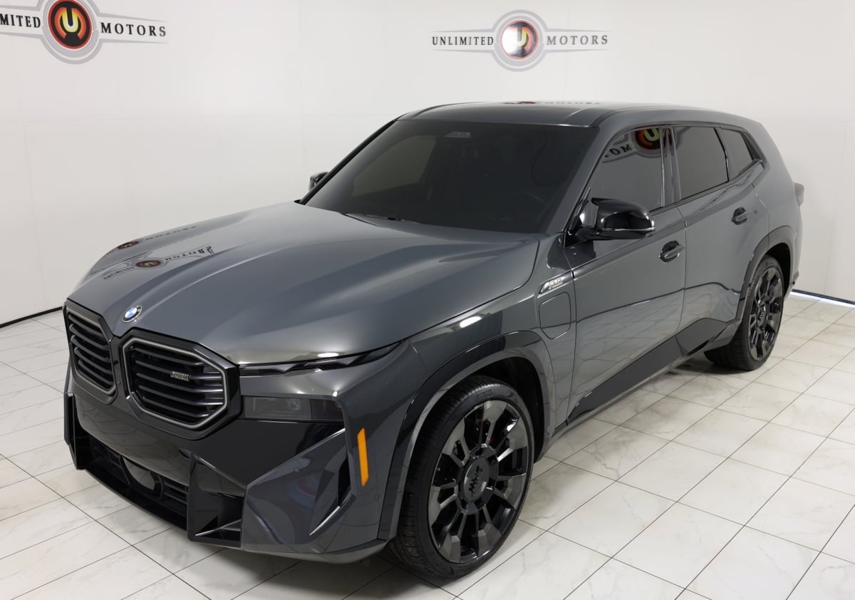 Sold 2024 BMW XM in Elwood