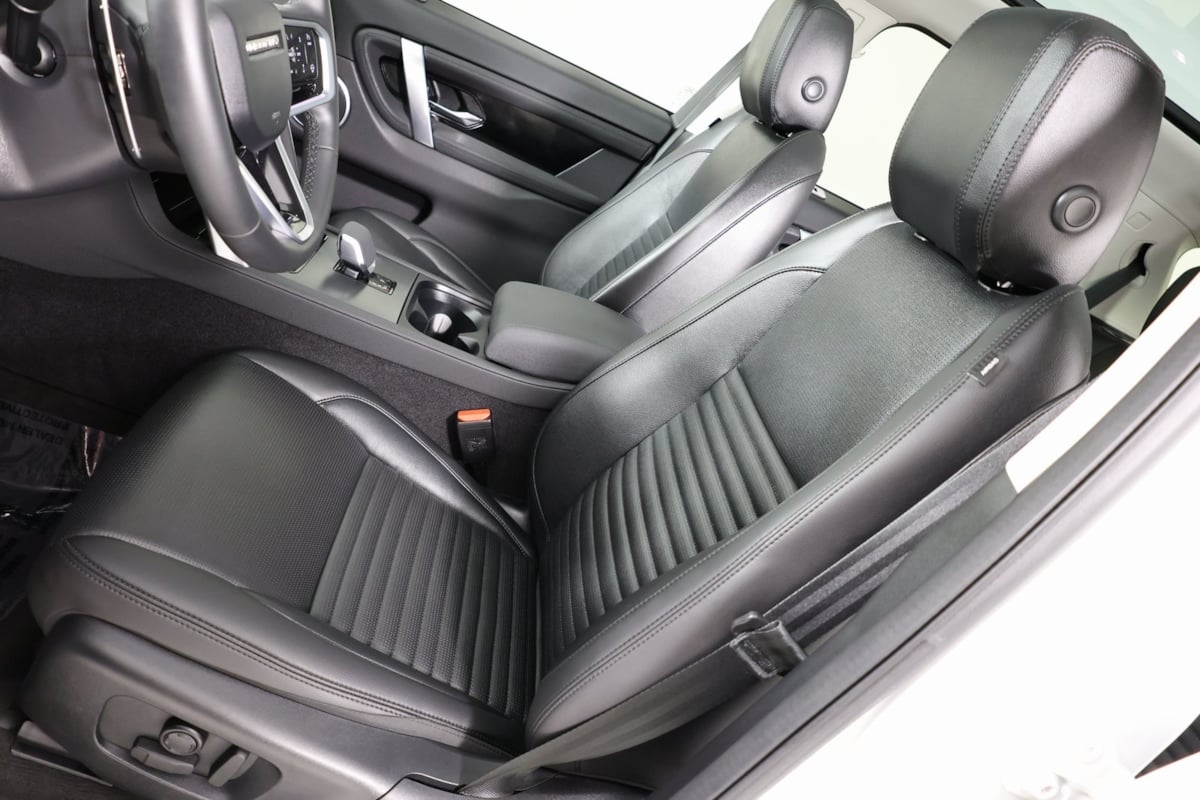 2024 Land Rover Discovery Sport S photo 8