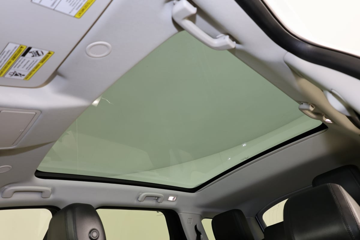 2024 Land Rover Discovery Sport S photo 11