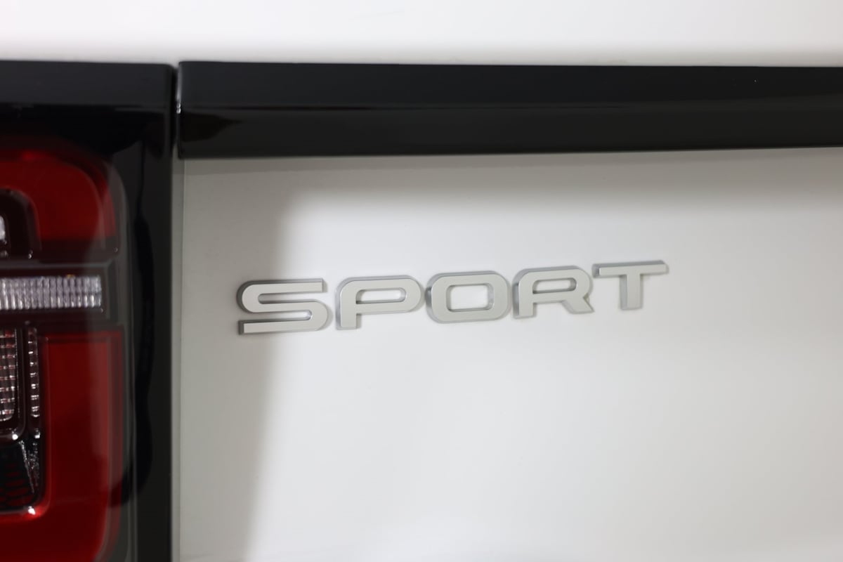2024 Land Rover Discovery Sport S photo 14