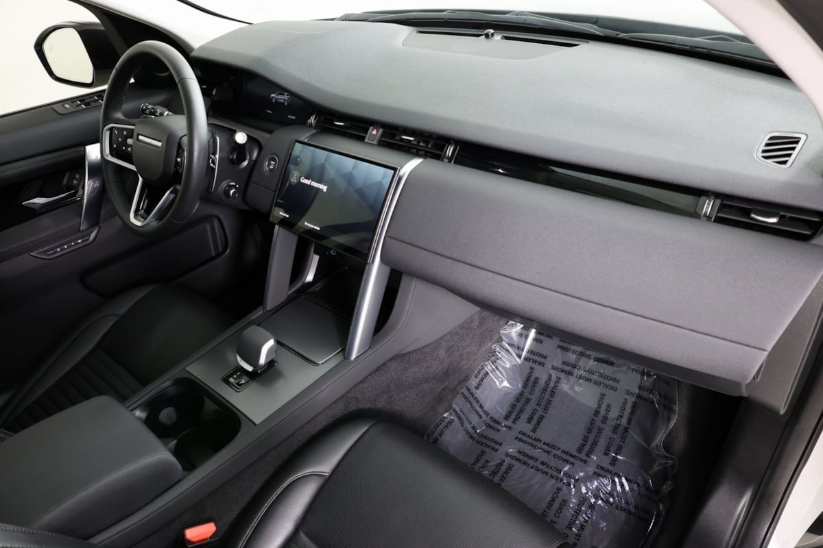 2024 Land Rover Discovery Sport S photo 24