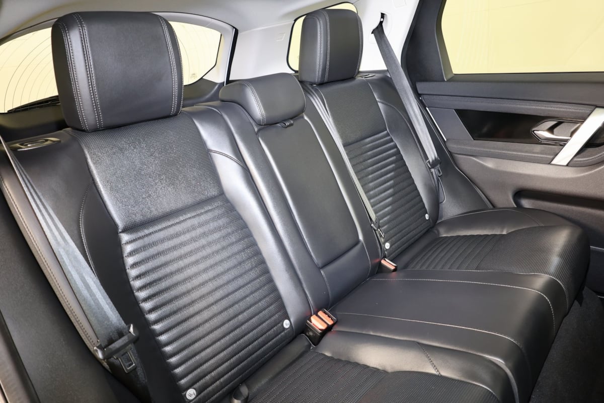2024 Land Rover Discovery Sport S photo 26