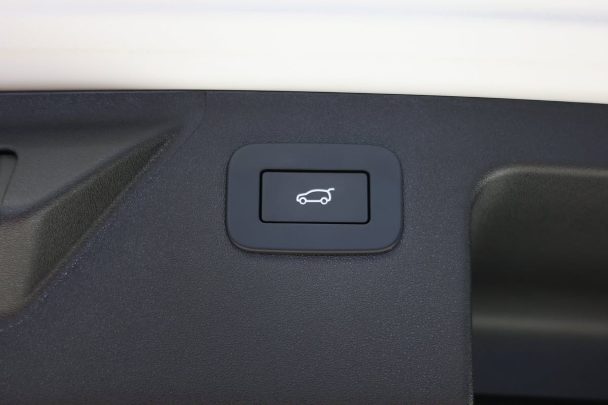 2024 Land Rover Discovery Sport S photo 28