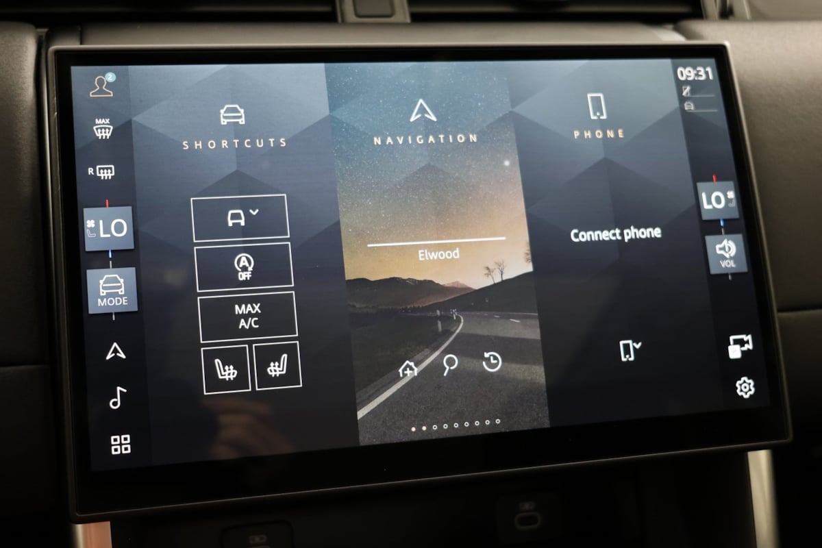 2024 Land Rover Discovery Sport S photo 42