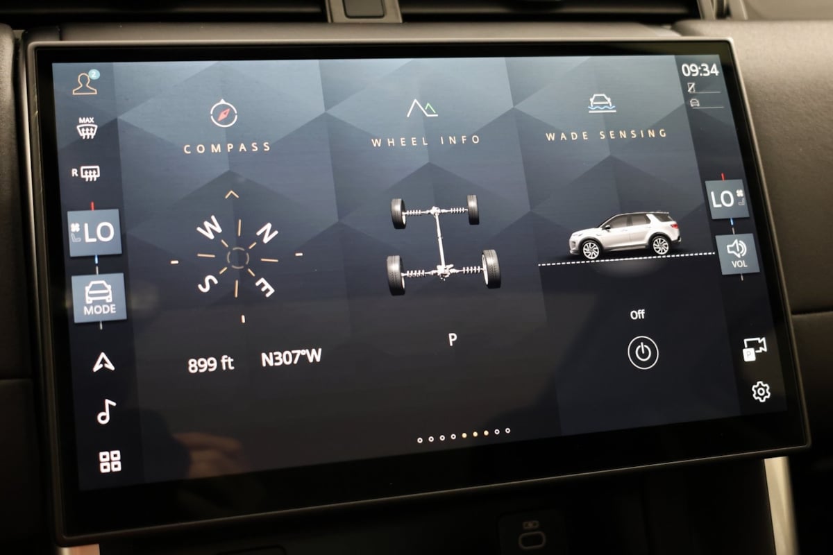 2024 Land Rover Discovery Sport S photo 44