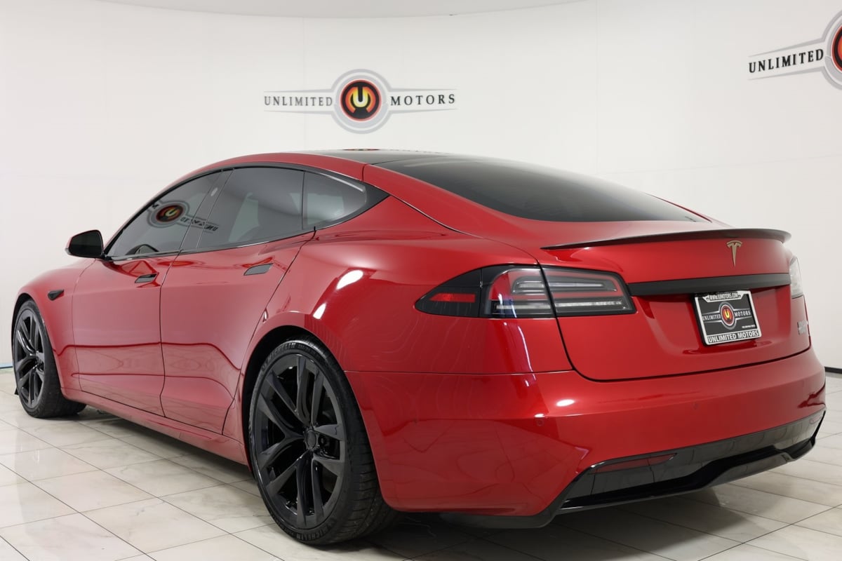 2022 Tesla Model S Plaid photo 2