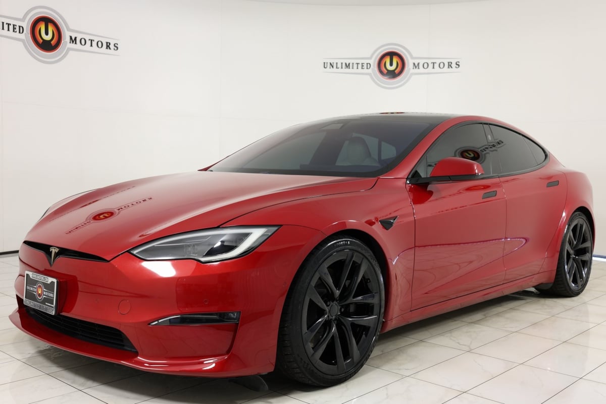 2022 Tesla Model S Plaid photo 3