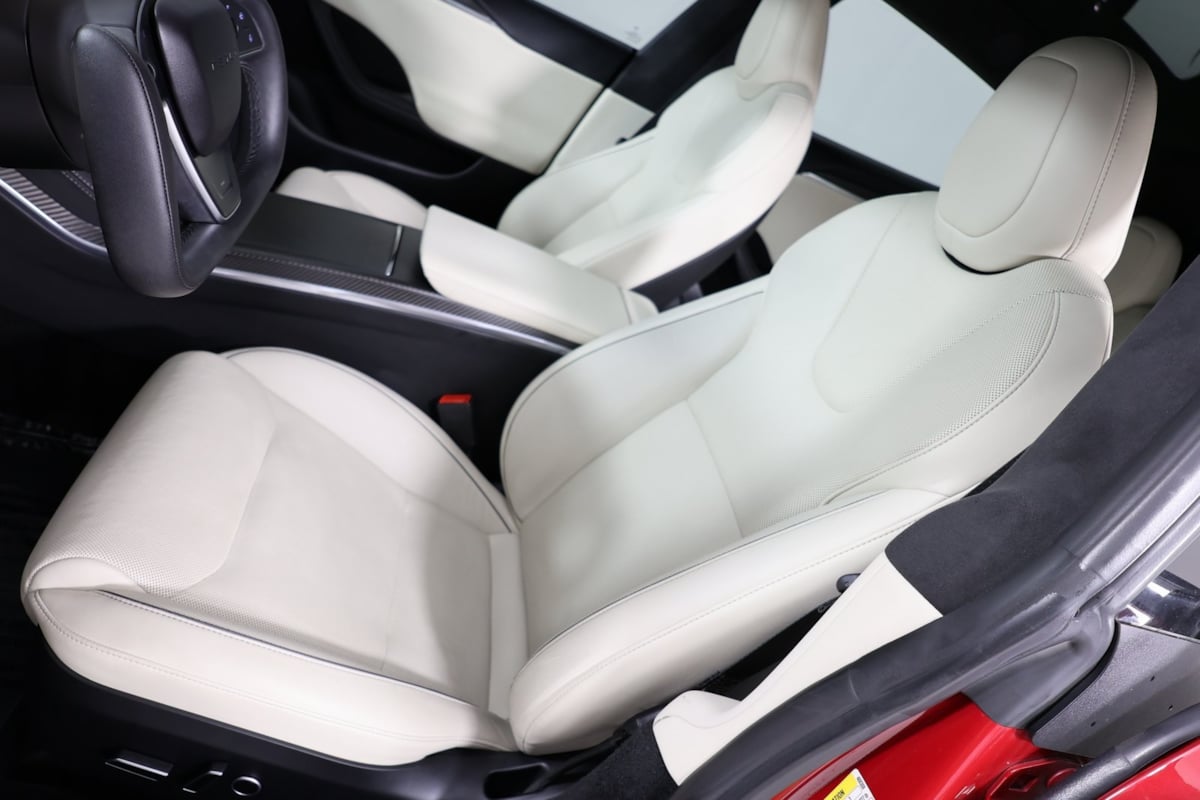 2022 Tesla Model S Plaid photo 6