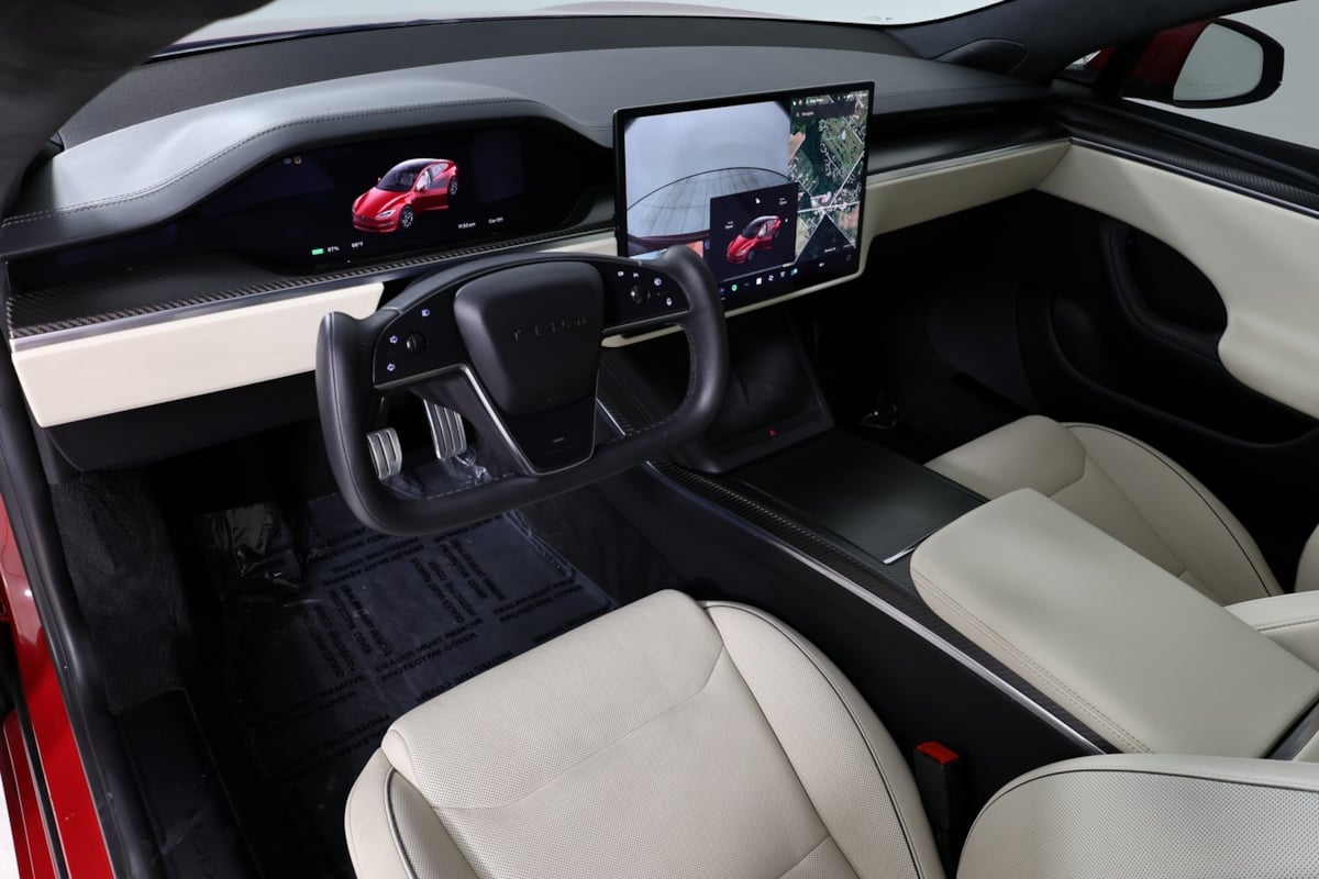 2022 Tesla Model S Plaid photo 12