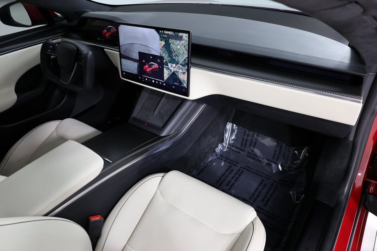 2022 Tesla Model S Plaid photo 20