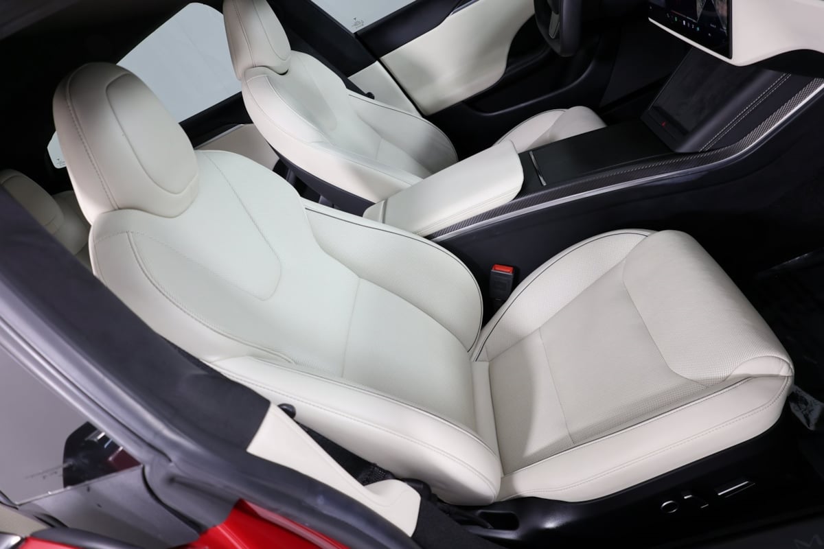 2022 Tesla Model S Plaid photo 21