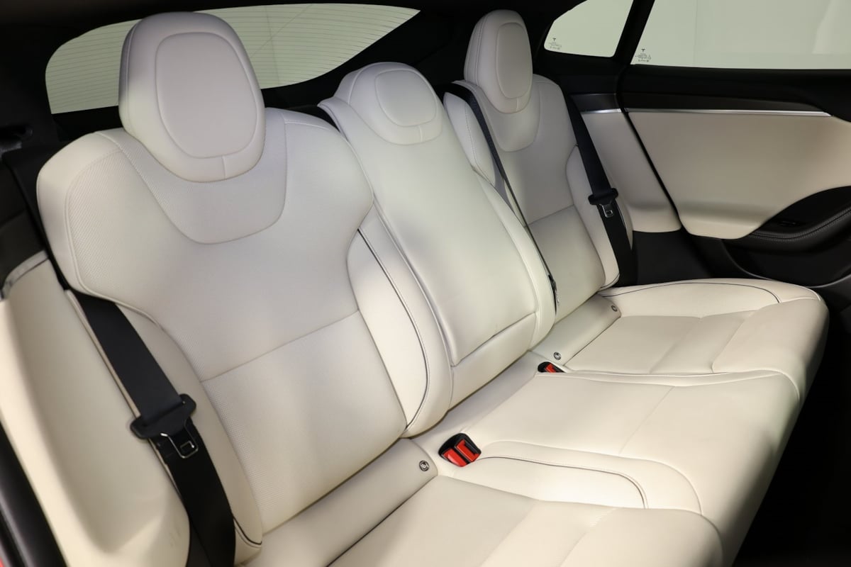 2022 Tesla Model S Plaid photo 22