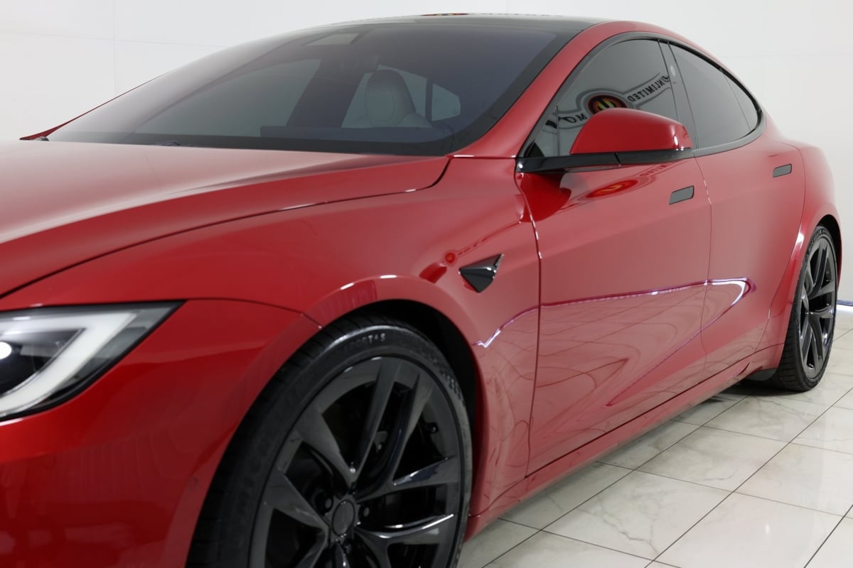 2022 Tesla Model S Plaid photo 34