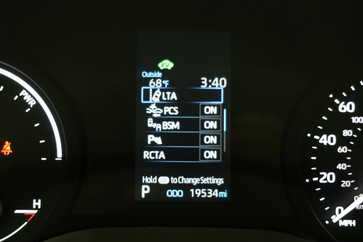 2023 Toyota Sienna XLE photo 12