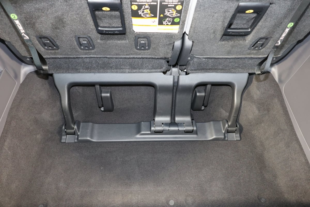 2023 Toyota Sienna XLE photo 17