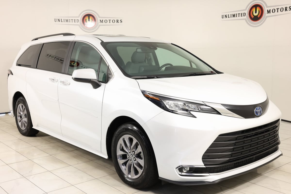 2023 Toyota Sienna XLE photo 31