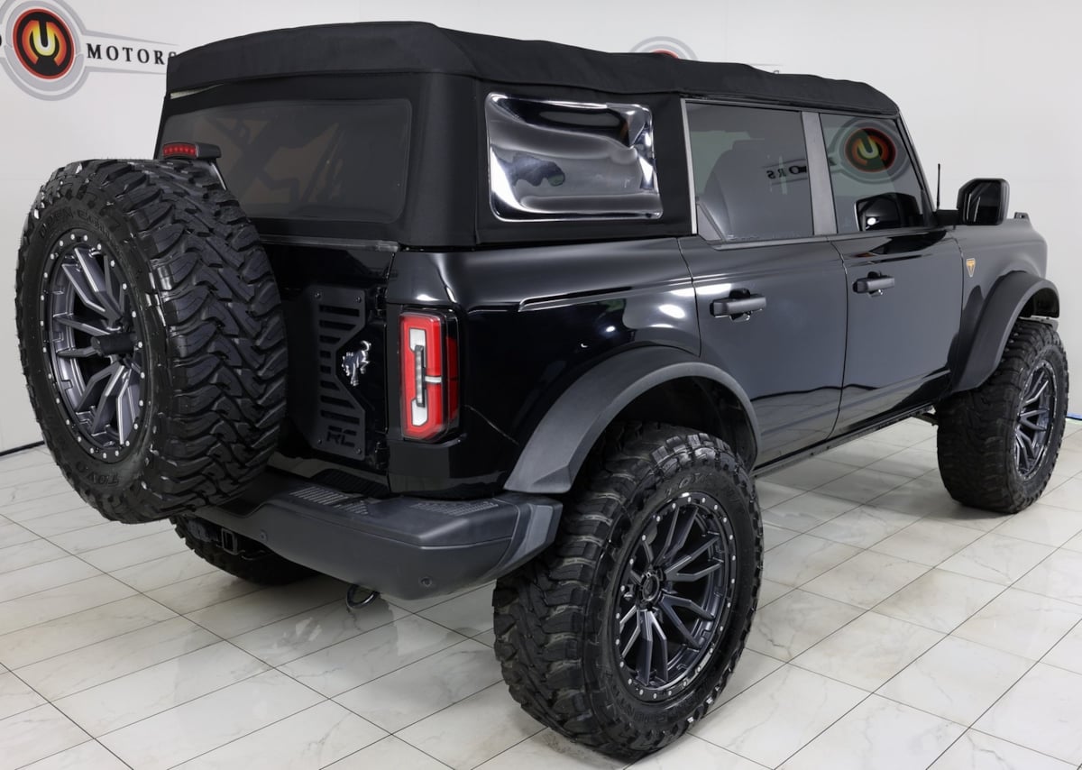 2021 Ford Bronco Badlands photo 2