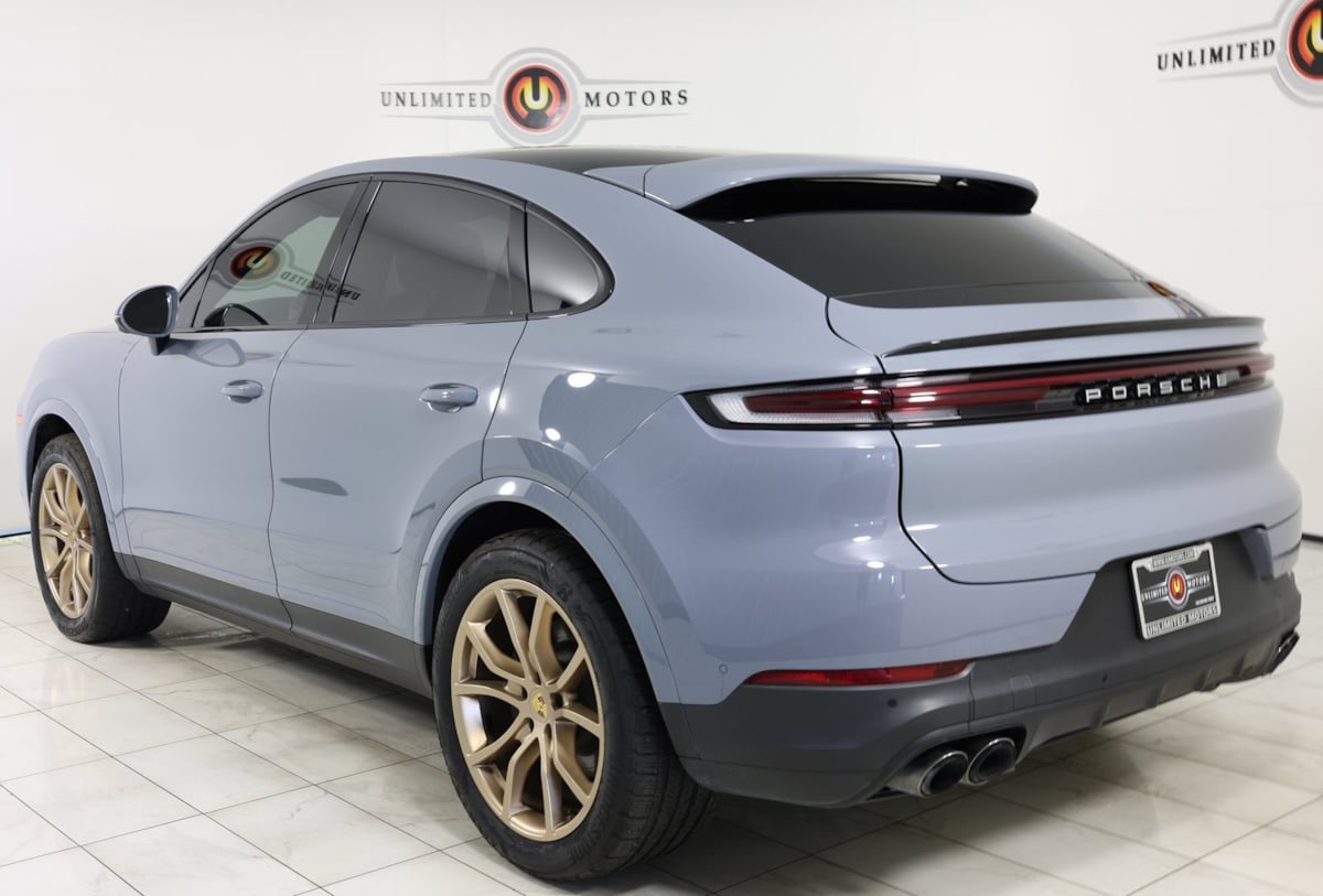 2024 Porsche Cayenne Coupe photo 4