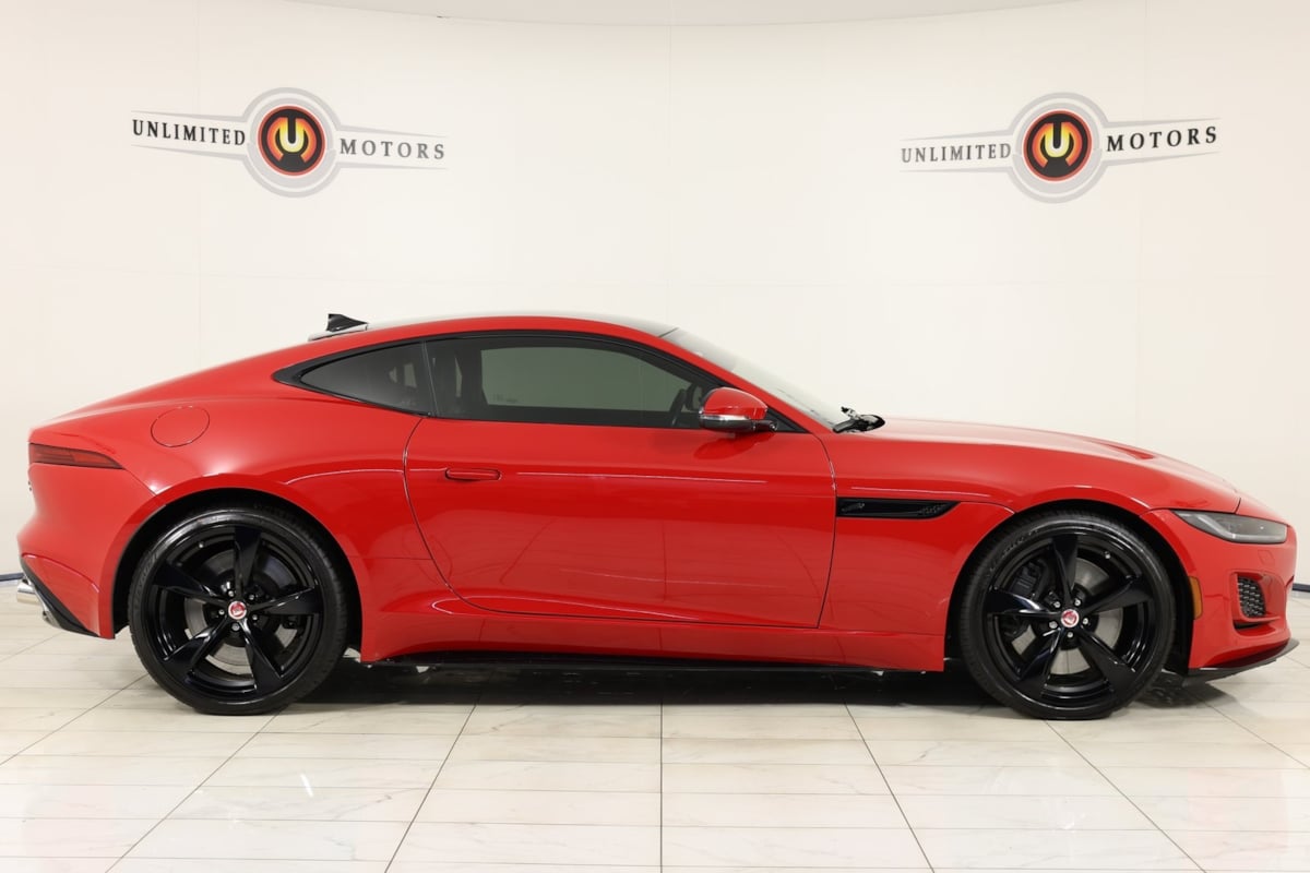 2022 Jaguar F-TYPE P450 R-Dynamic photo 2