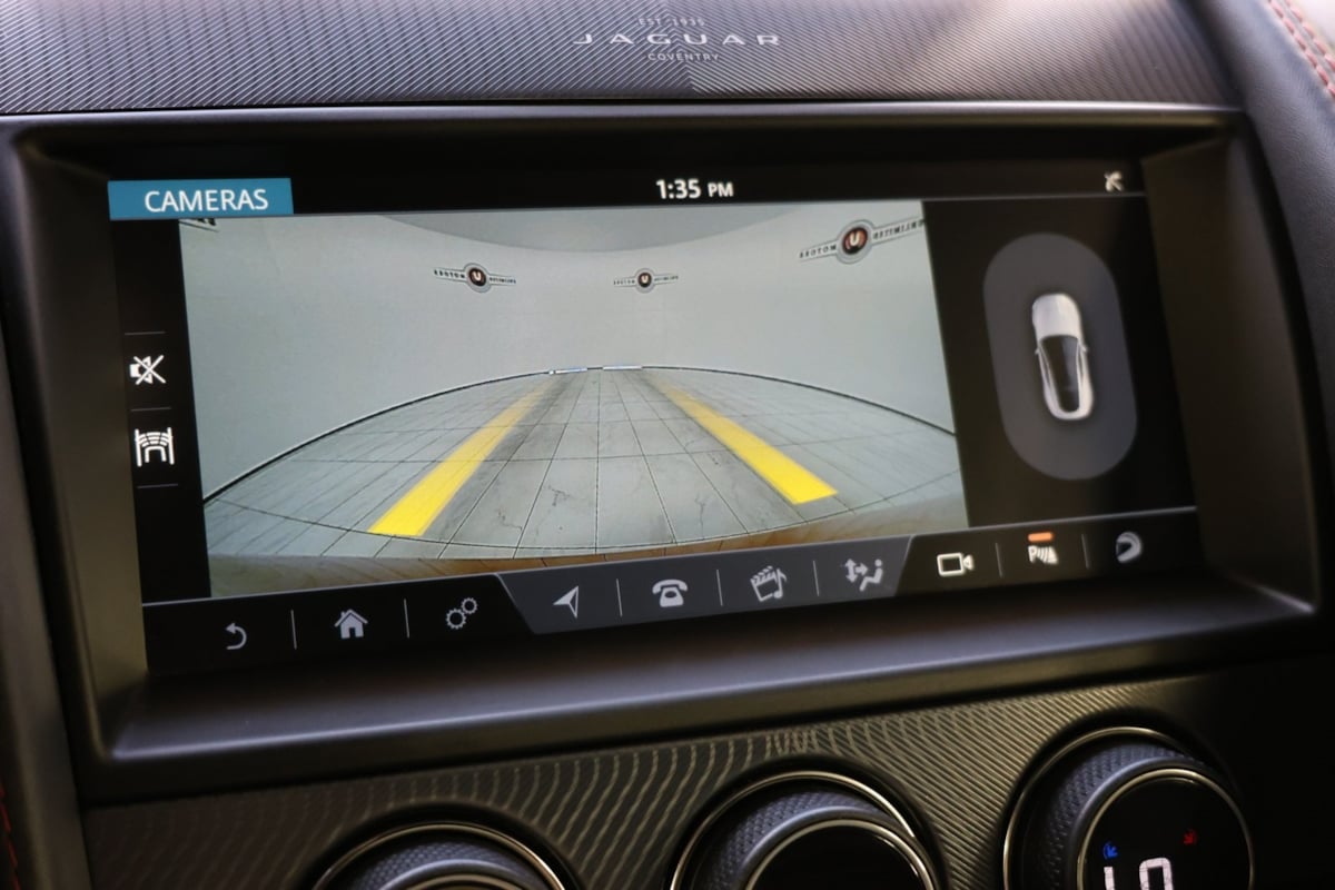 2022 Jaguar F-TYPE P450 R-Dynamic photo 7