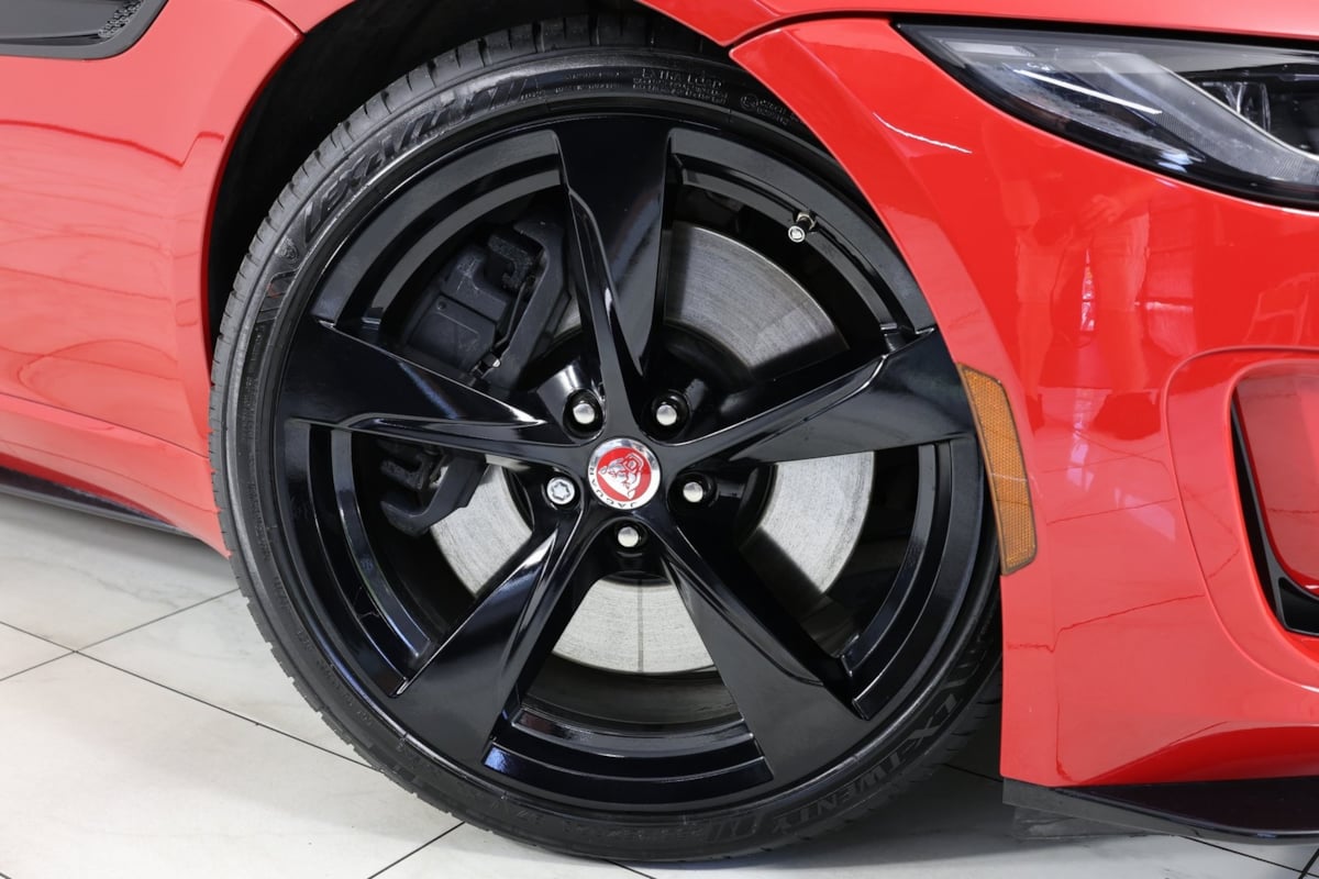 2022 Jaguar F-TYPE P450 R-Dynamic photo 14