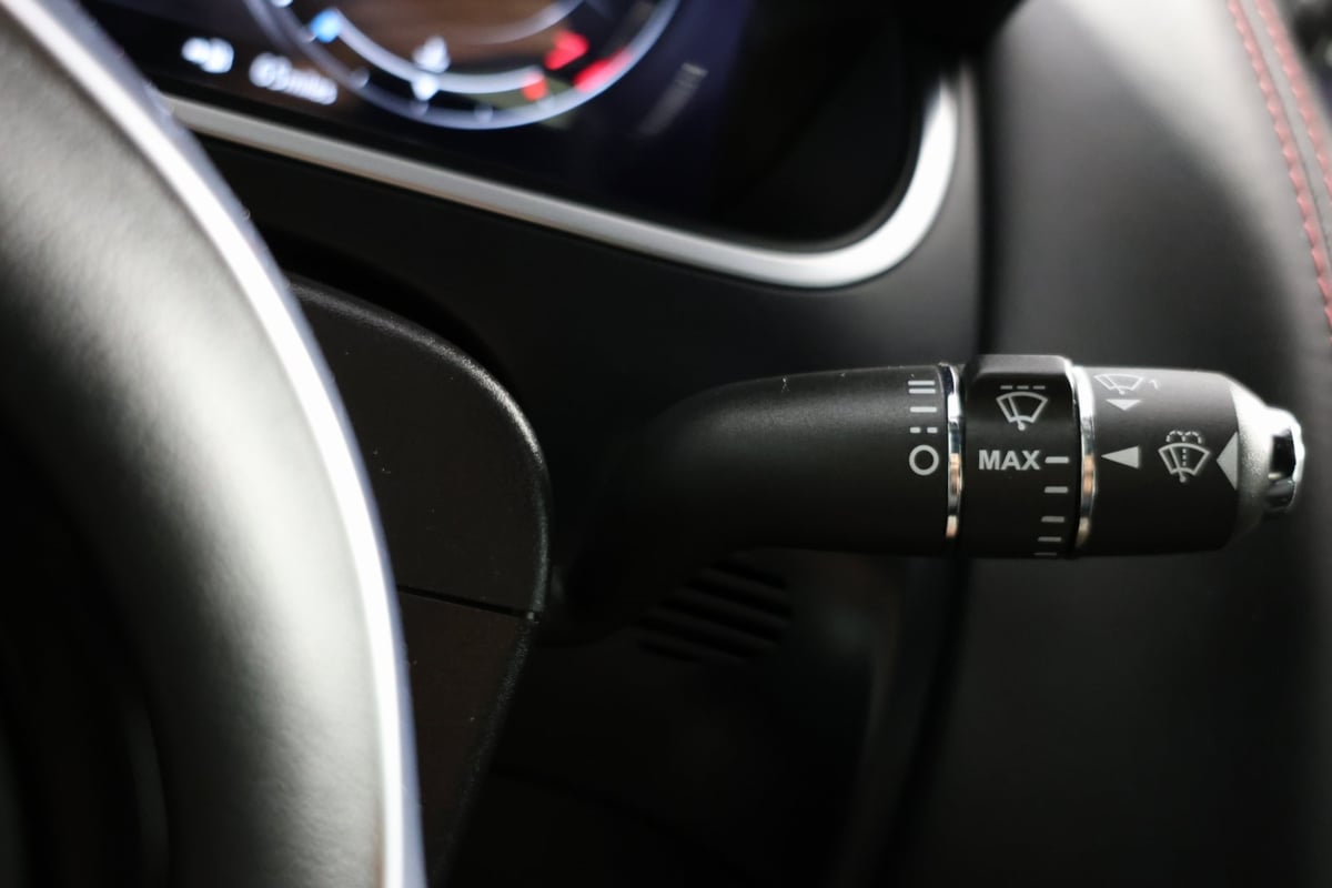 2022 Jaguar F-TYPE P450 R-Dynamic photo 24