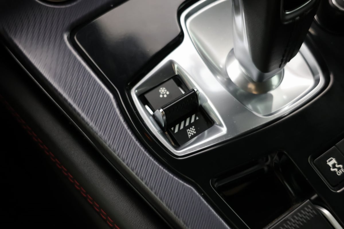 2022 Jaguar F-TYPE P450 R-Dynamic photo 28