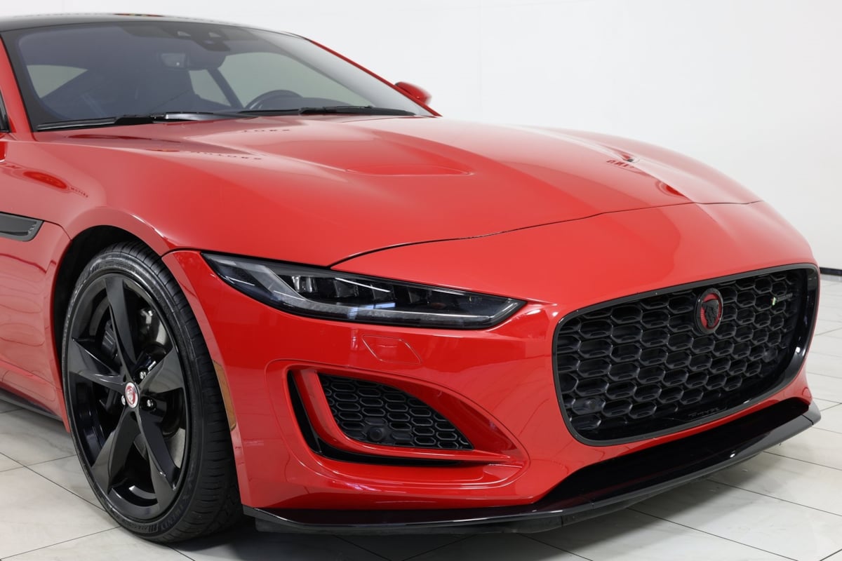 2022 Jaguar F-TYPE P450 R-Dynamic photo 33