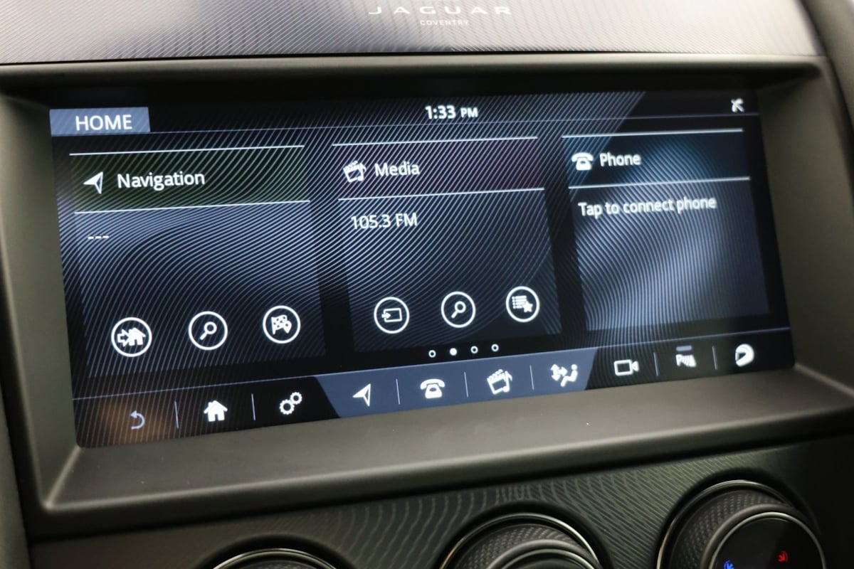 2022 Jaguar F-TYPE P450 R-Dynamic photo 45