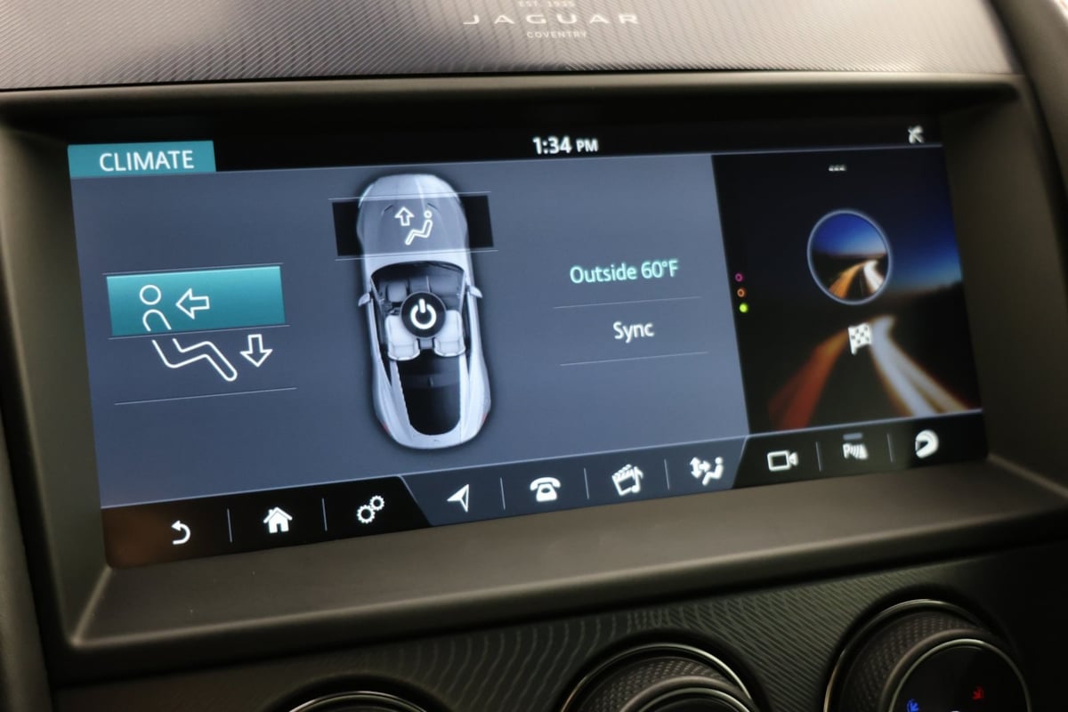 2022 Jaguar F-TYPE P450 R-Dynamic photo 46