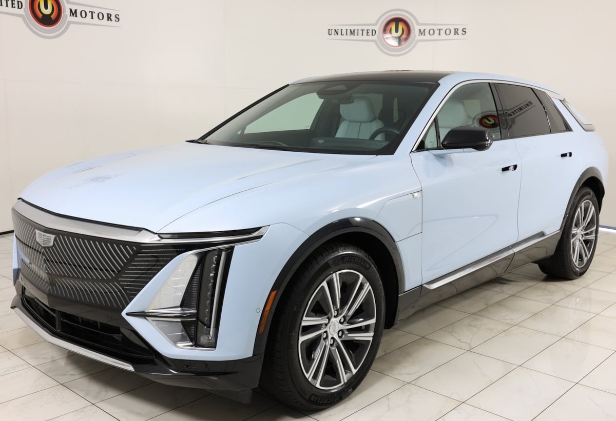 2024 Cadillac Lyriq Luxury photo 5