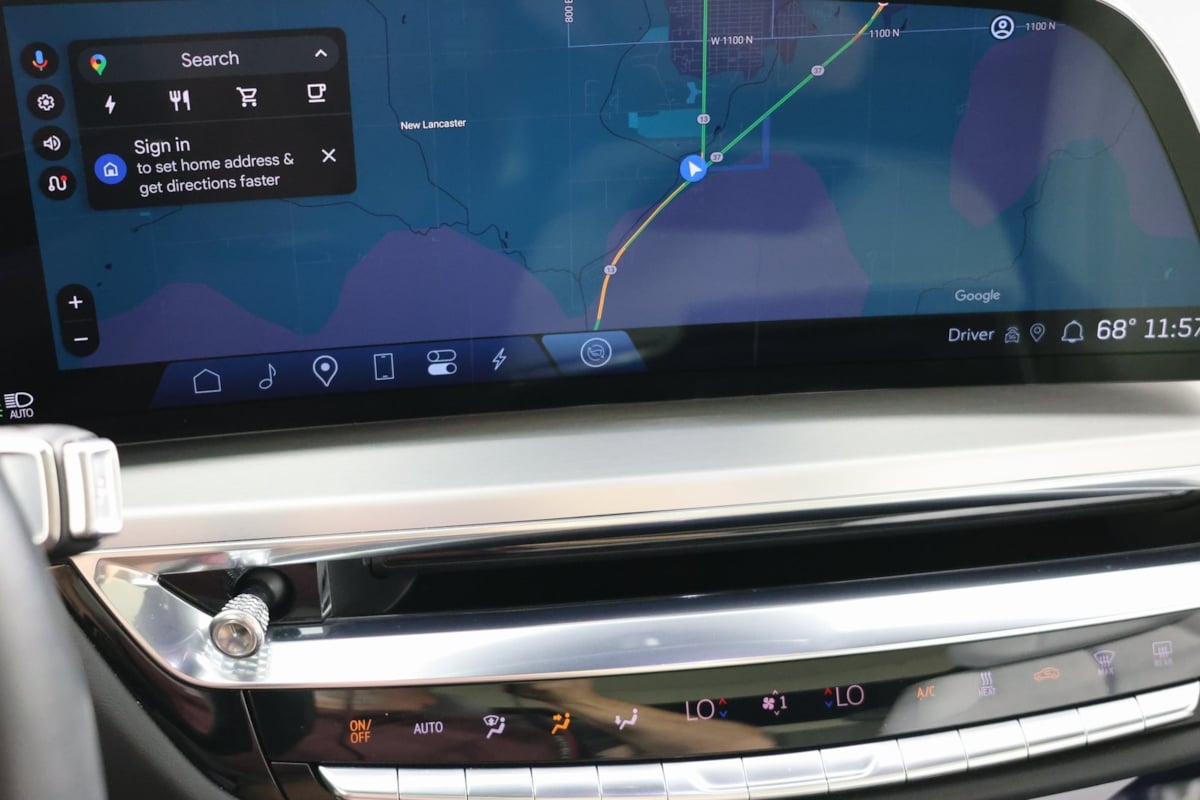 2024 Cadillac Lyriq Luxury photo 7