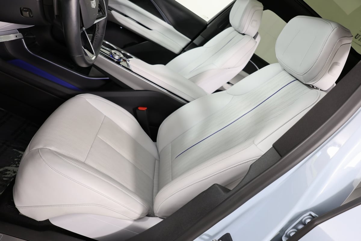 2024 Cadillac Lyriq Luxury photo 9