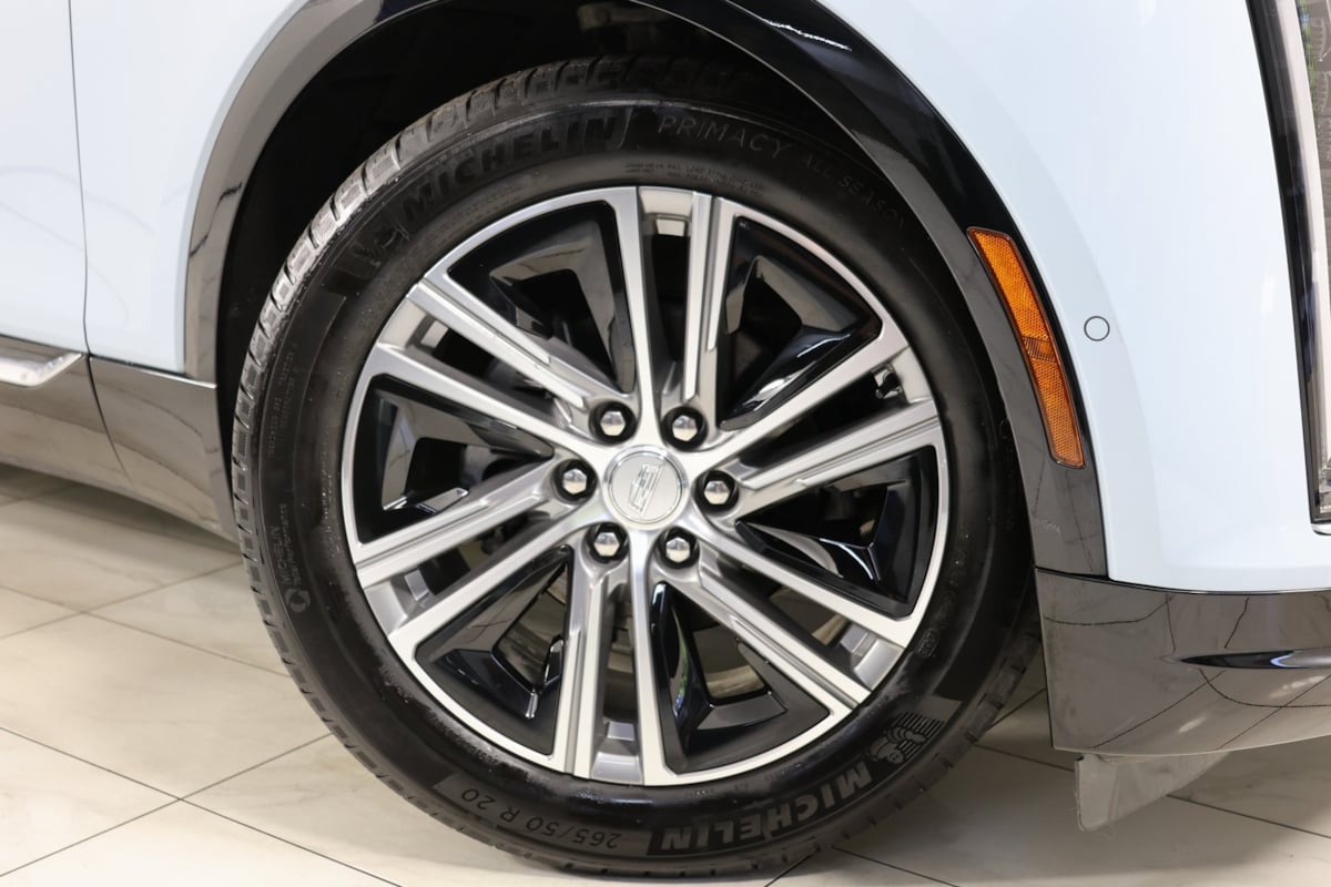 2024 Cadillac Lyriq Luxury photo 12