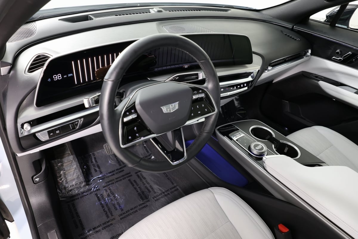 2024 Cadillac Lyriq Luxury photo 16