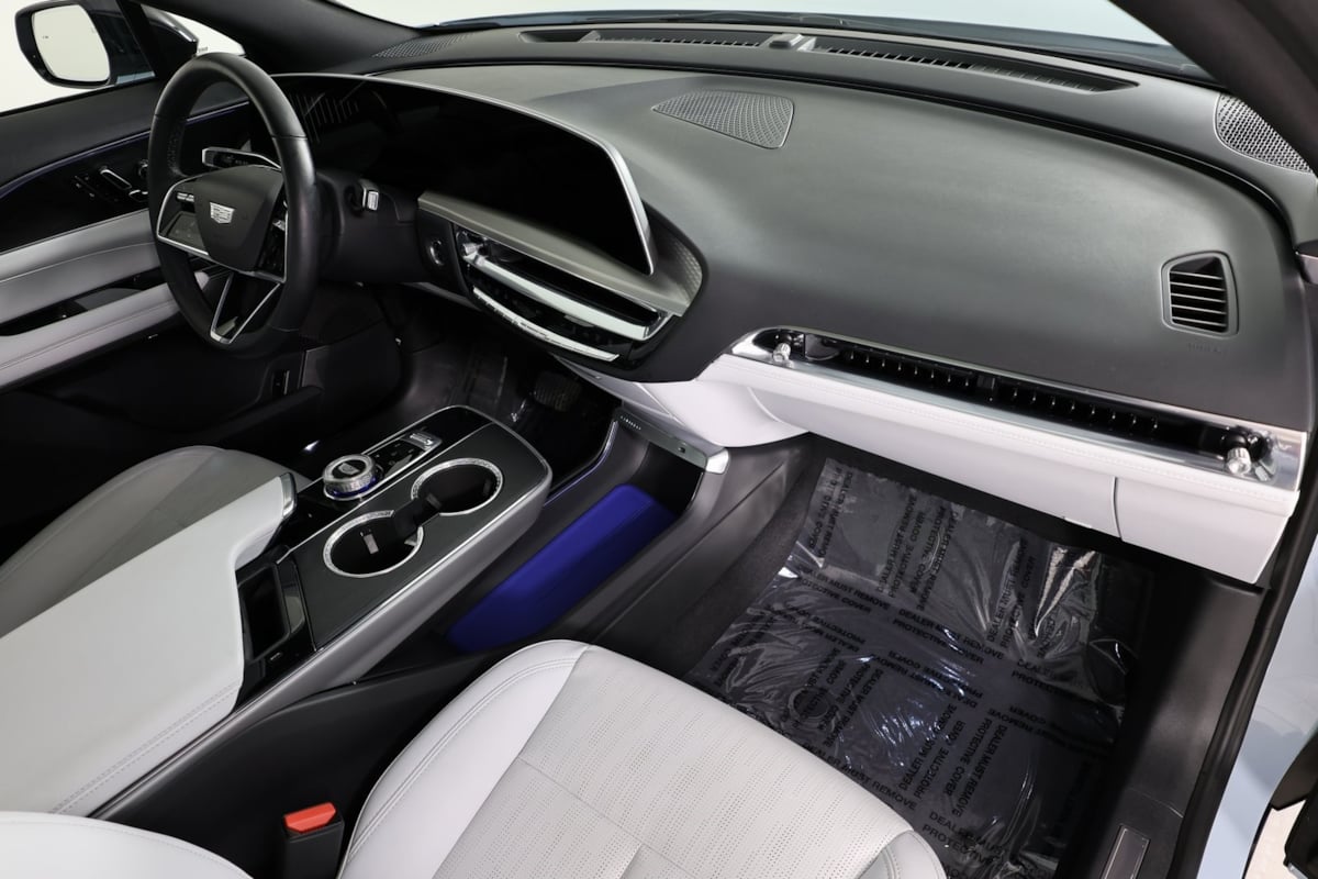 2024 Cadillac Lyriq Luxury photo 24