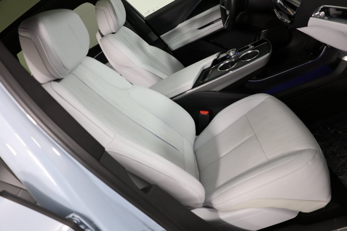 2024 Cadillac Lyriq Luxury photo 25