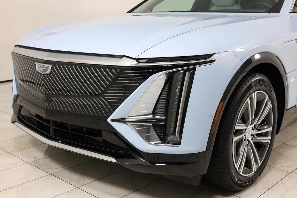 2024 Cadillac Lyriq Luxury photo 35