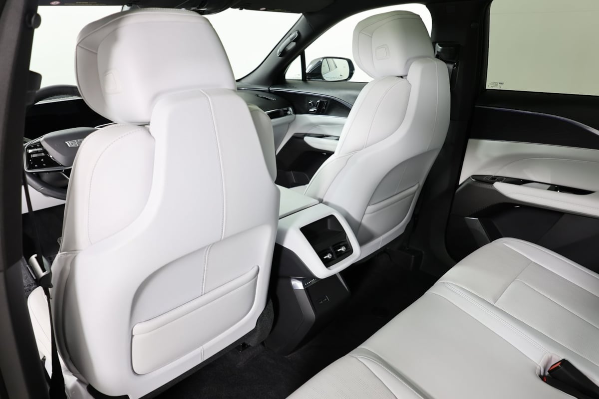 2024 Cadillac Lyriq Luxury photo 38