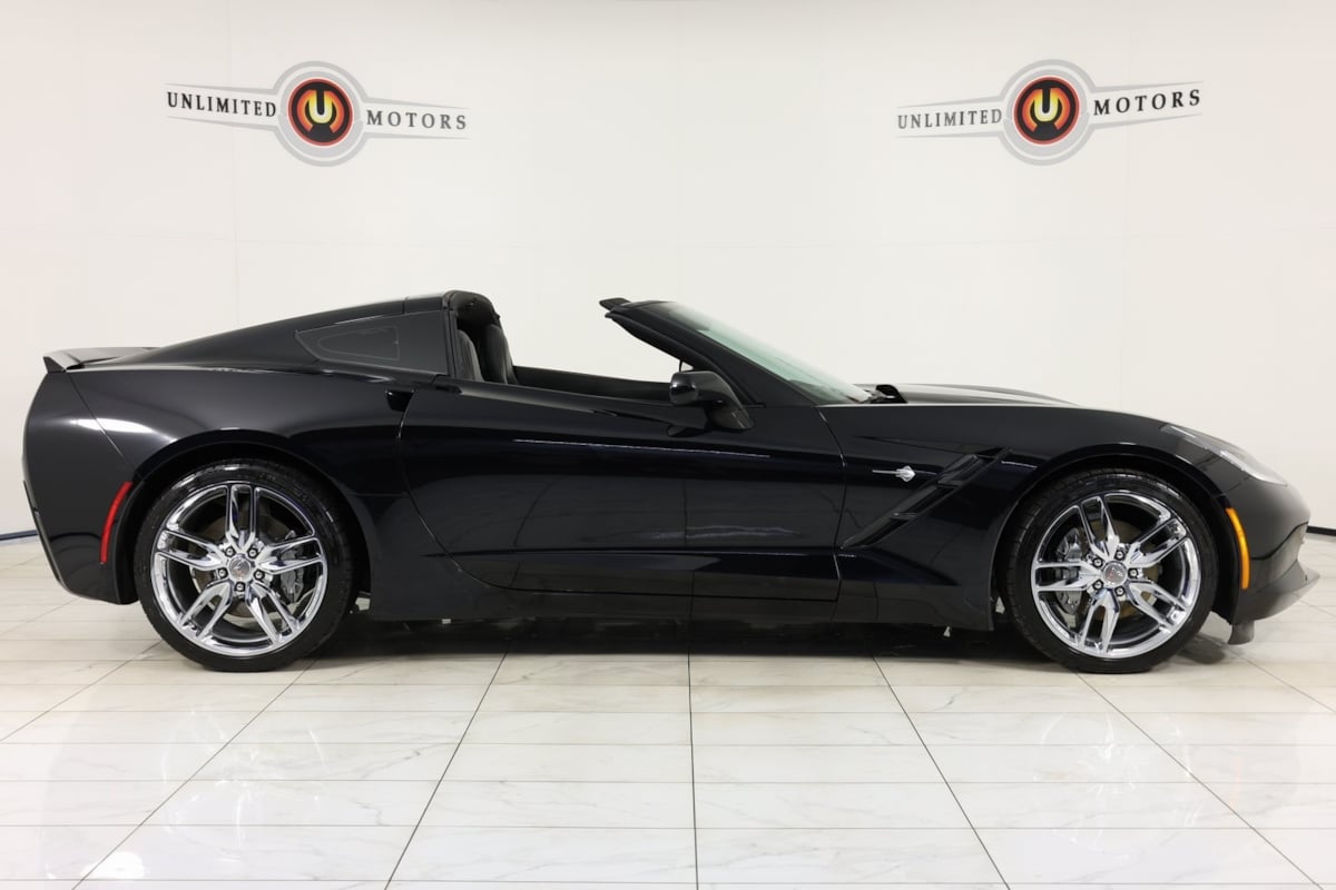 2015 Chevrolet Corvette Stingray 1LT photo 2